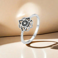 Elegant Vintage Silver Lotus Flower Ring