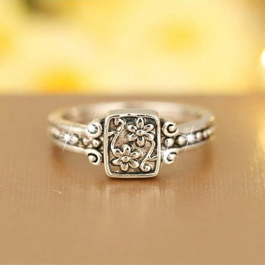 Vintage Boho Carved Flower Decor Ring