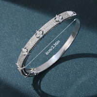 Elegant Floral Design Zirconia Inlaid Gold Plated Bracelet