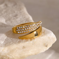 Elegant Pointed Wing Design Inlaid Zirconia Open Ring