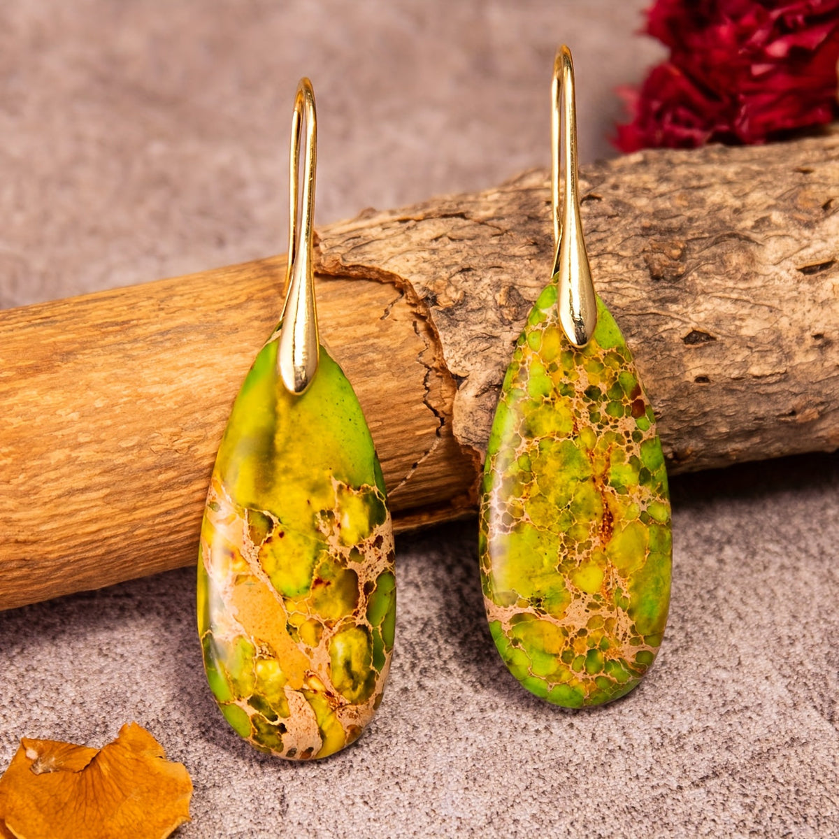 Elegant Natural Stone Grass Green Teardrop Earrings