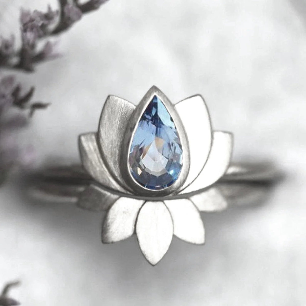 Vintage Retro Style Teardrop Zirconia Lotus Flower Ring