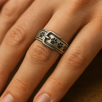 Sweet and elegant collar ring with dog motif