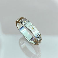 Daisy Scroll Band Ring
