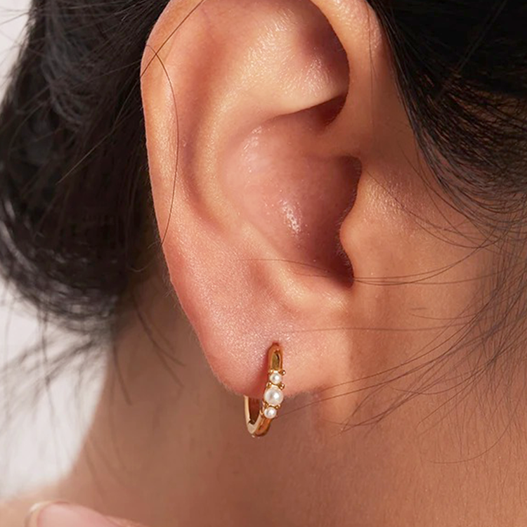 Virelle | Golden Huggie Hoops with Pearls - Set of 2 Earrings