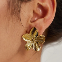 Rianne Flower Blossom Earrings Gold