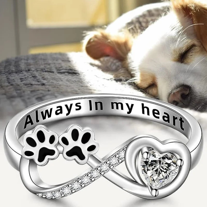 Heart-shaped cubic zirconia ring with infinity design