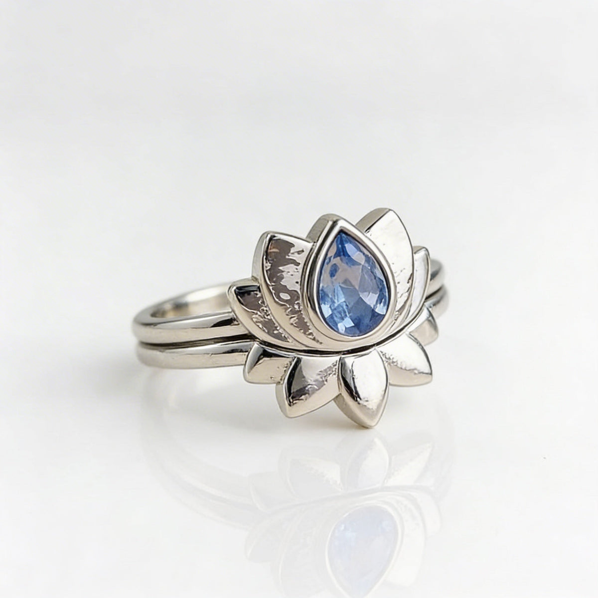 Vintage Retro Style Teardrop Zirconia Lotus Flower Ring