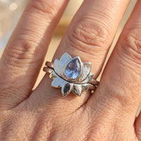 Vintage Retro Style Teardrop Zirconia Lotus Flower Ring