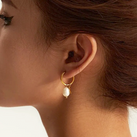 Silke Freshwater Pearl Star Earrings Gold