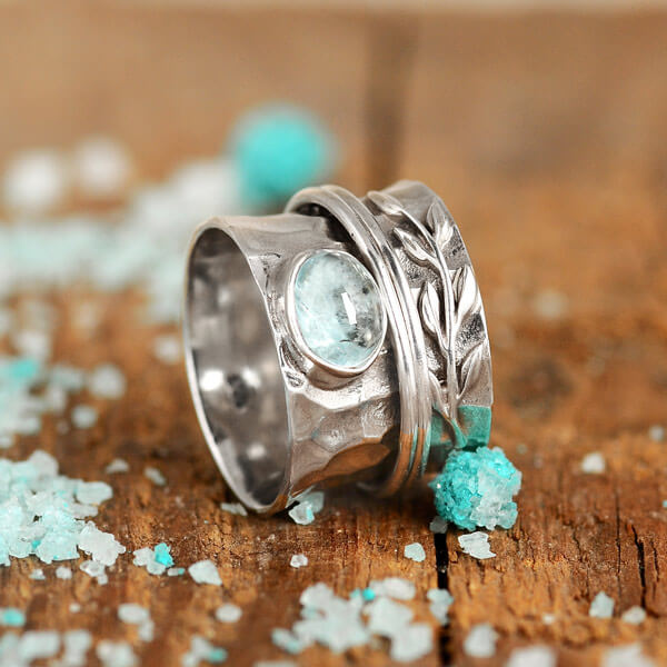 Handcrafted Aquamarine Leaf Spinner Silver Ring