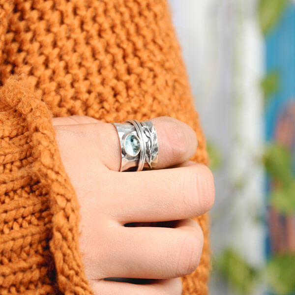 Handcrafted Aquamarine Leaf Spinner Silver Ring