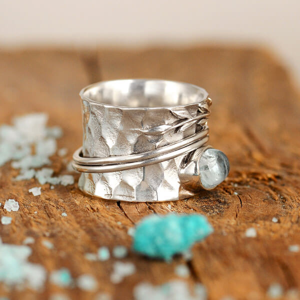 Handcrafted Aquamarine Leaf Spinner Silver Ring