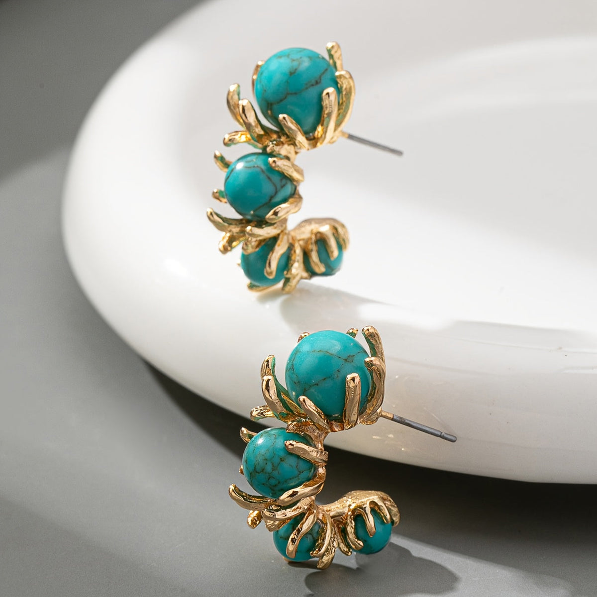 Vintage Turquoise Beaded Flower Design Earrings