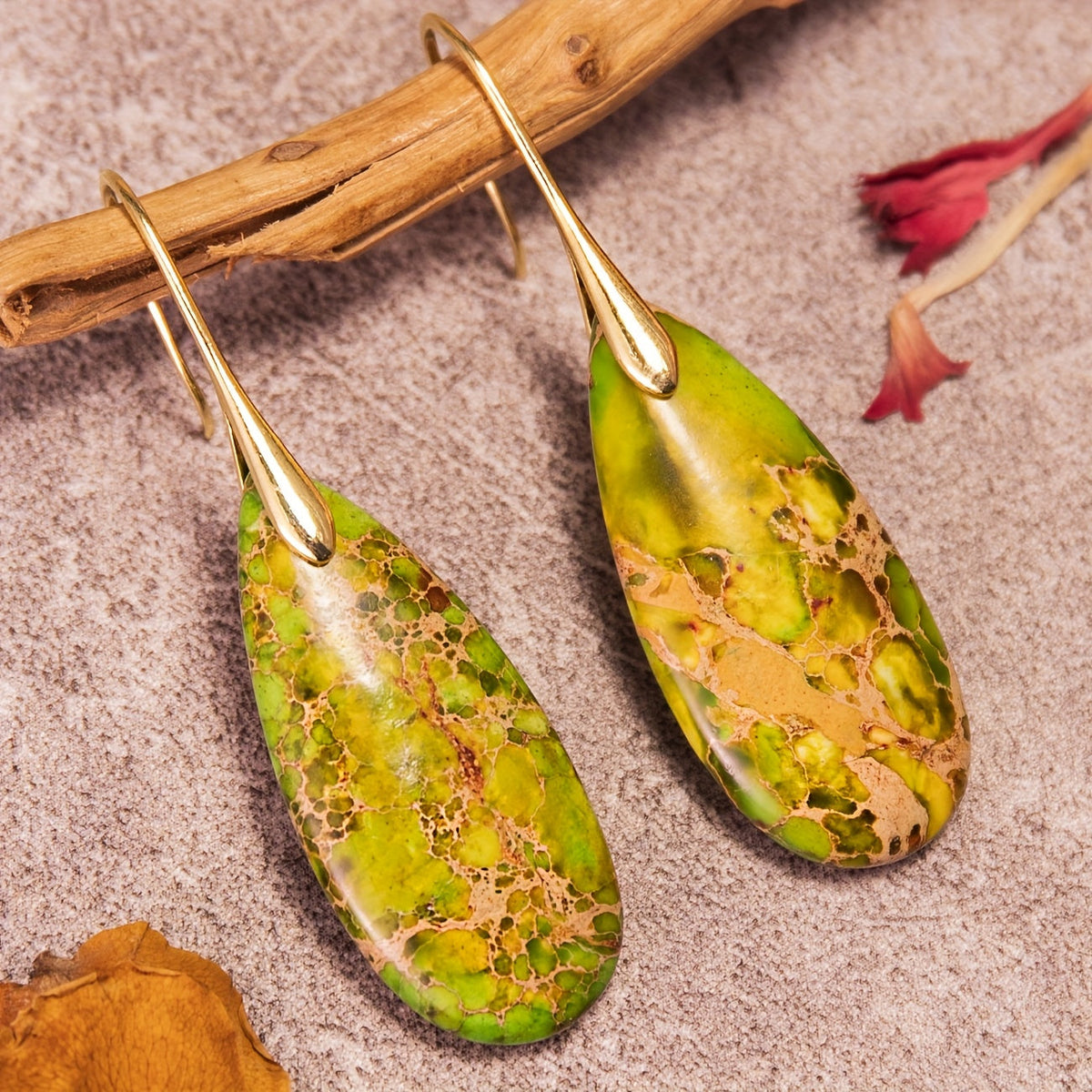 Elegant Natural Stone Grass Green Teardrop Earrings