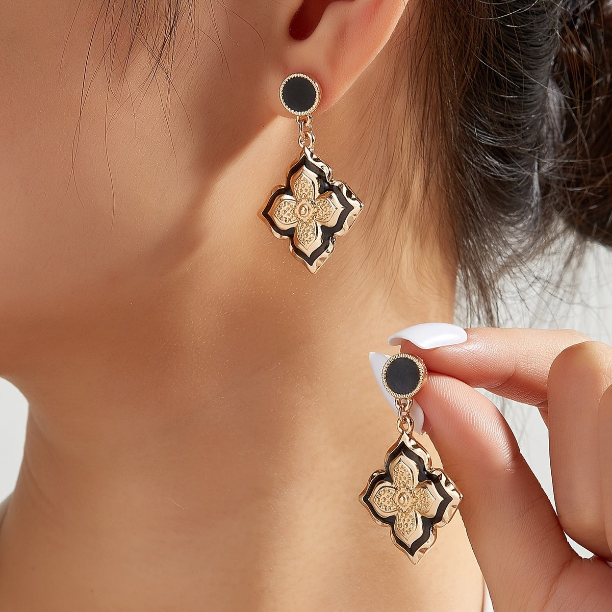 Vintage Four-Leaf Clover Flower Drop Earrings