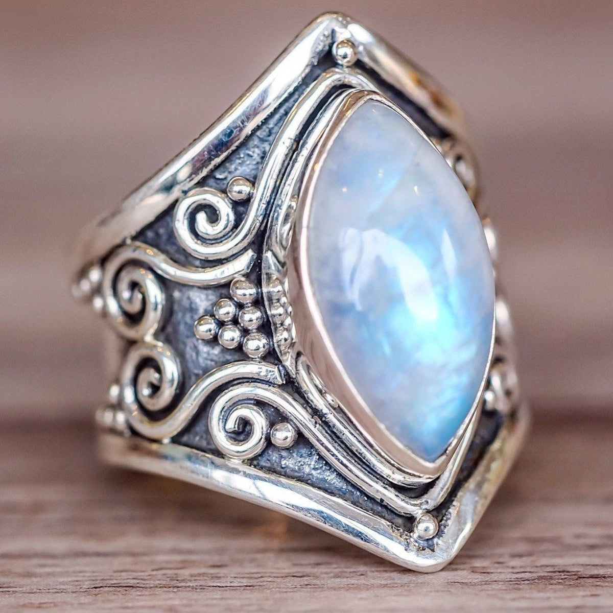 Silver moonstone ring