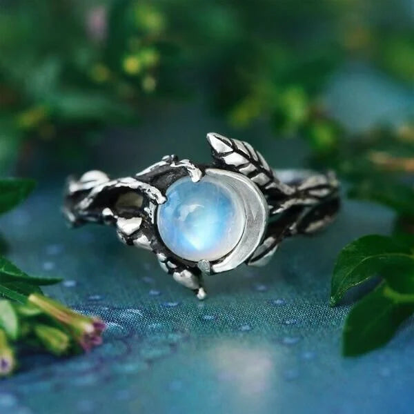Elisabeth Moonstone Ring