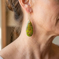 Elegant Natural Stone Grass Green Teardrop Earrings