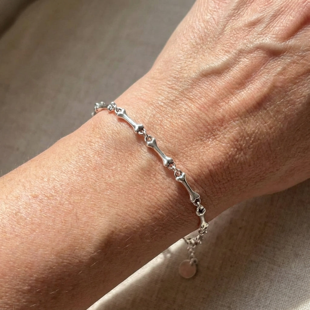 Bracelet bone with pendants in silver