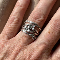 Bohemian Vintage Style Refined Floral Motif Ring