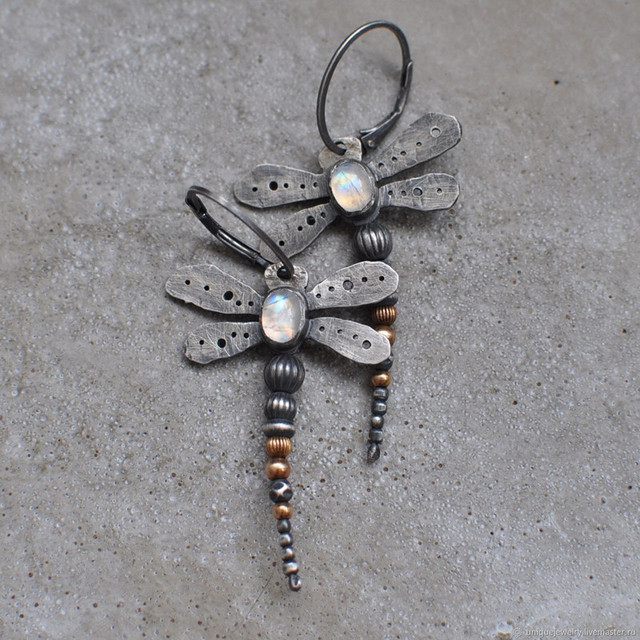 Dagny moonstone earrings