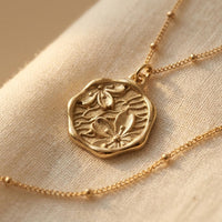 Vintage Flora Medallion Medallion