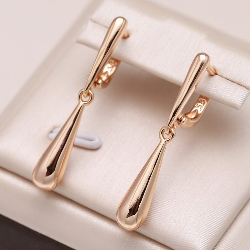 Elegant golden water drop earrings