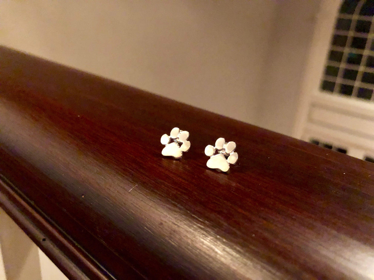 Hypoallergenic paw earrings