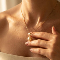 Elegant Pearl White Gold Pendant Necklace