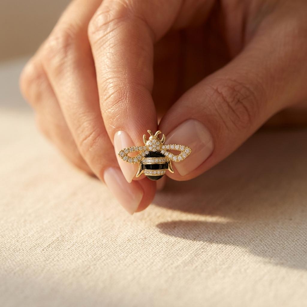 Vintage Bee Shaped Alloy Stud Earrings