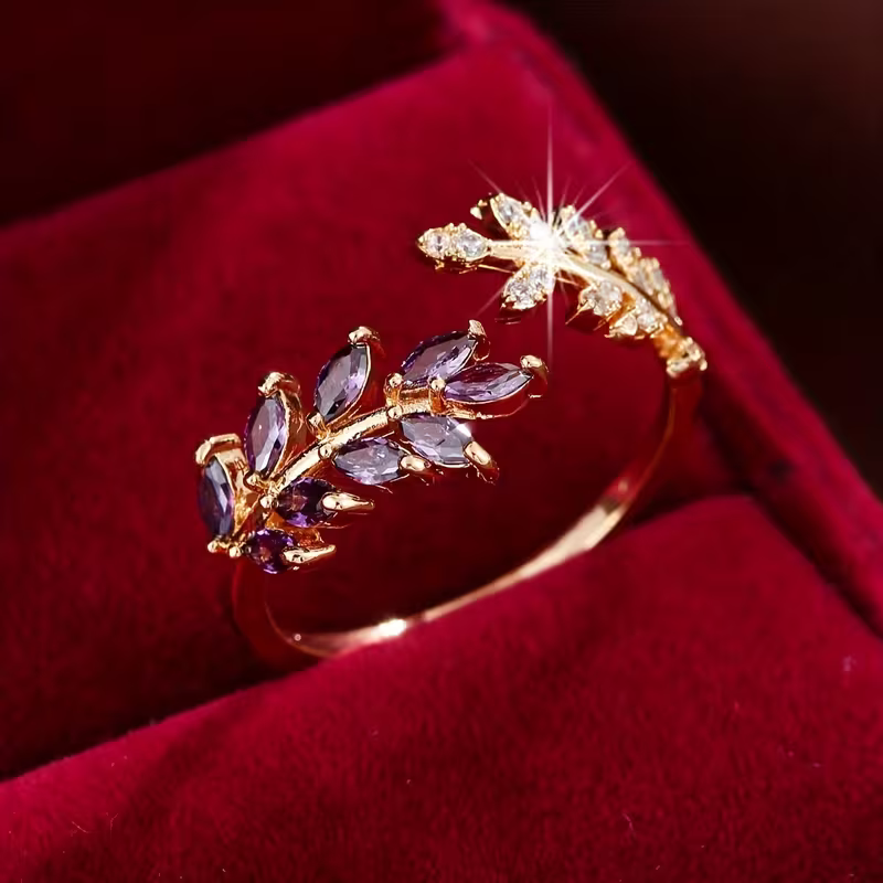 Verdant Laurel Ring