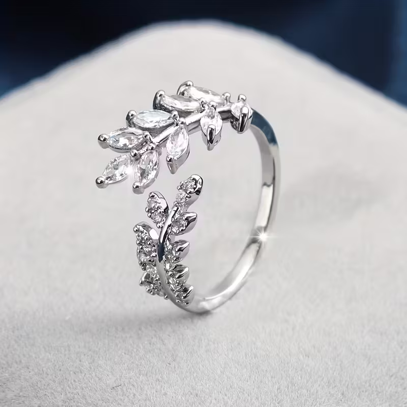 Verdant Laurel Ring