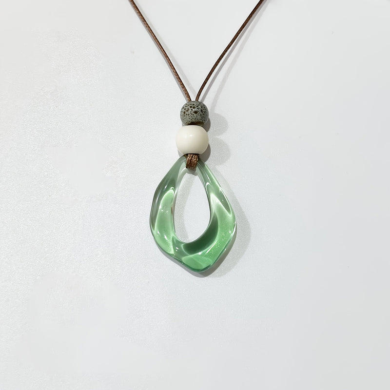 Vintage Irregular Shaped Teardrop Resin Pendant Necklace