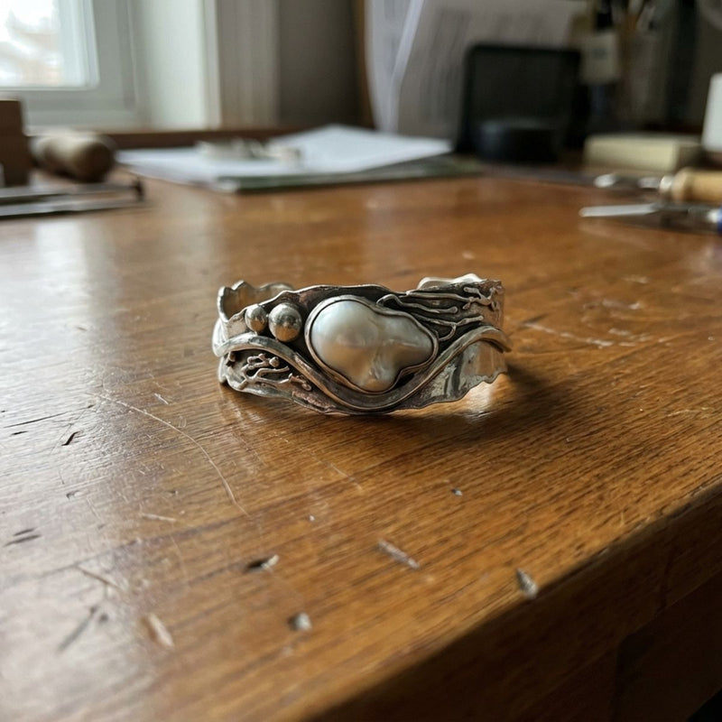 Vintage Wave Design White Stone Silver Plated Ring